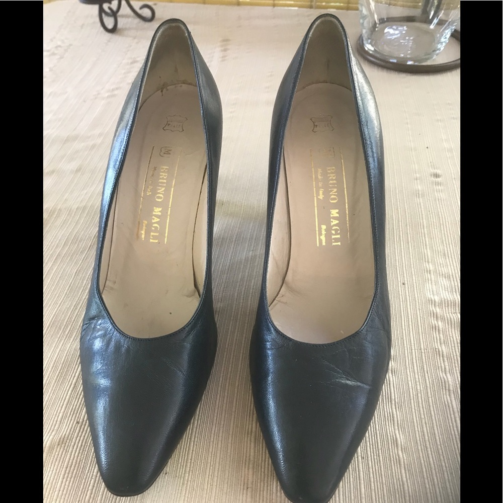 Bruno Magli black leather pumps
